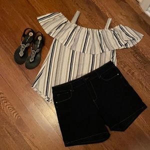 Like New! Cable and Gauge Off-Shoulder top Sz: L